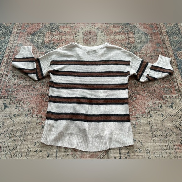 AMERICAN Eagle Waffle Knit V-Neck Sweater/Size Small - Picture 6 of 6